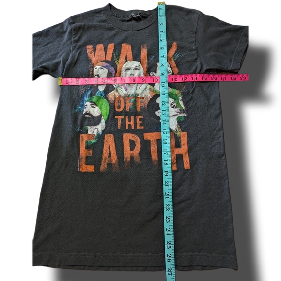 Walk Off the Earth Tee 🇨🇦 - Picture 4 of 6